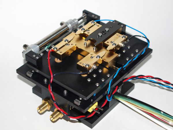 Test fixture for testing high forward current LEDs